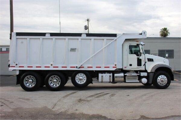 2013 MACK GRANITE DUMP TRUCK FOR SALE - Image 10