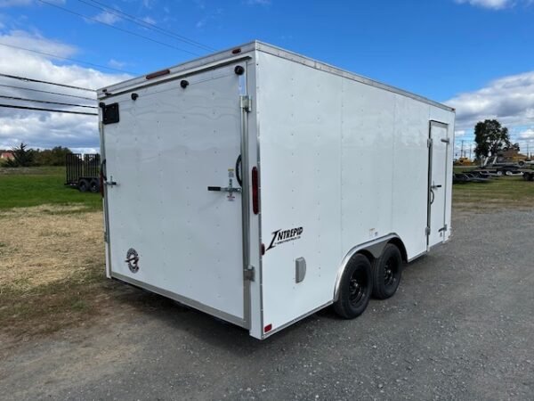 Homesteader 8.5 x 16 V-Nose Enclosed Car Hauler – Ramp Door - Image 4
