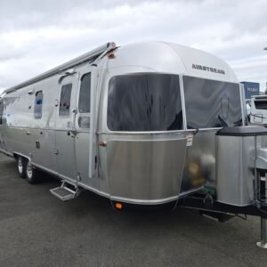 2018 Airstream Classic 30RB TWIN