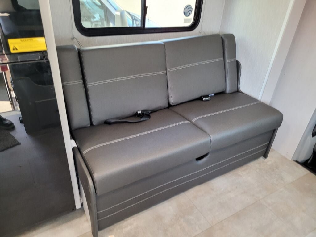 2023 Coachmen Freelander 29KB - Image 9