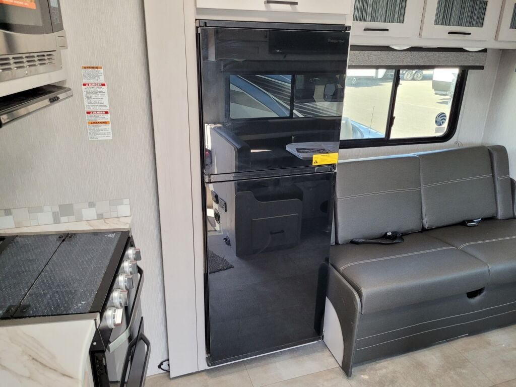 2023 Coachmen Freelander 29KB - Image 10