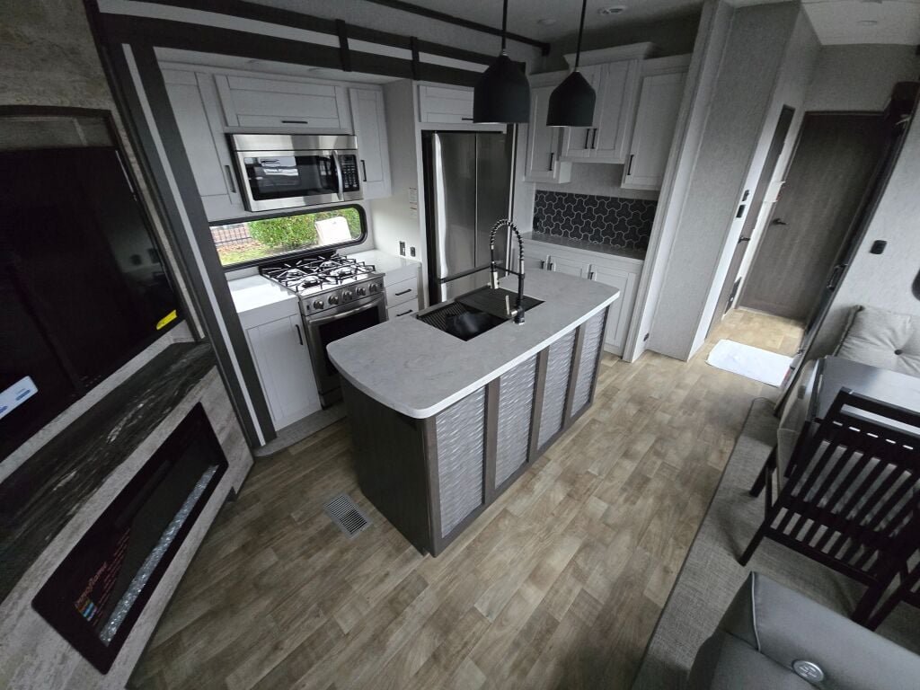 2024 Crossroads Hampton 378DBB - Image 8