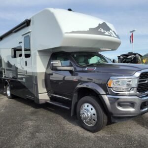 2024 Dynamax Isata 5 Series 28SS