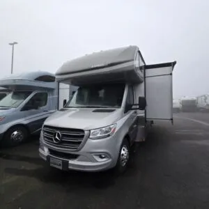 2025 Dynamax Isata 3 Series 24FW