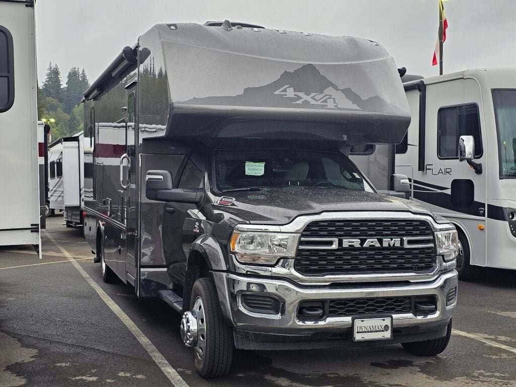 2025 Dynamax Isata 5 Series 30FW - Image 2