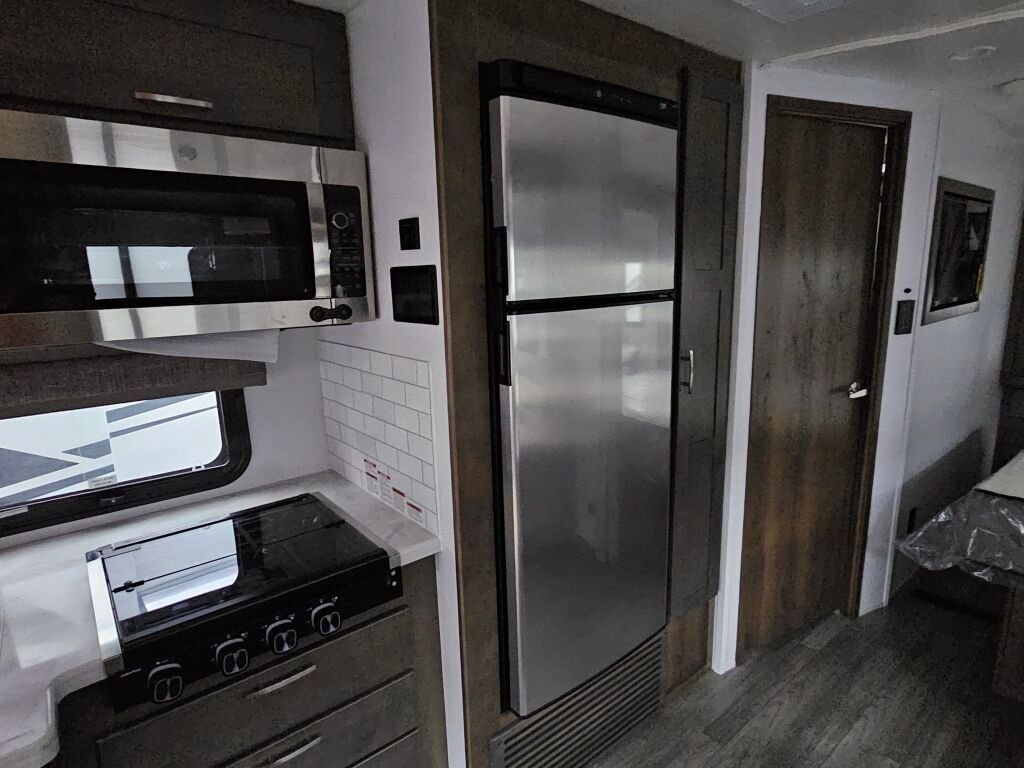 2025 Dynamax Isata 5 Series 30FW - Image 16