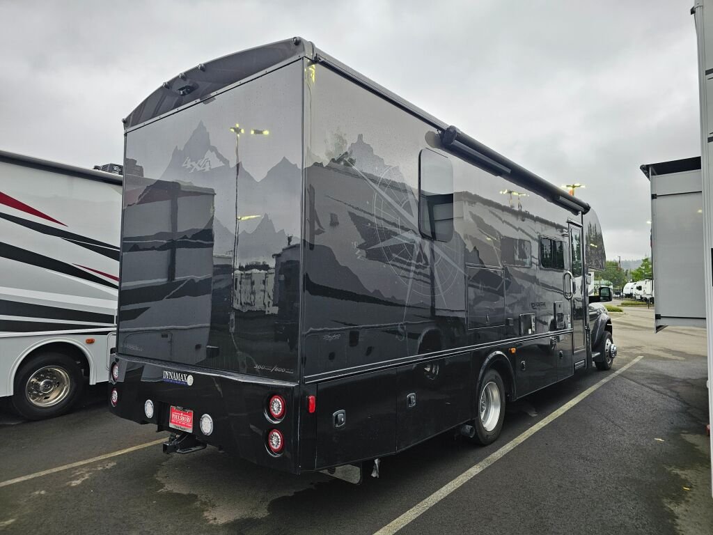 2025 Dynamax Isata 5 Series 30FW - Image 3