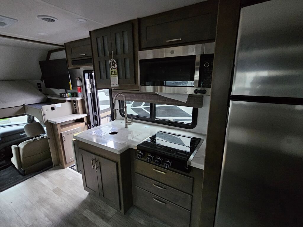 2025 Dynamax Isata 5 Series 30FW - Image 26