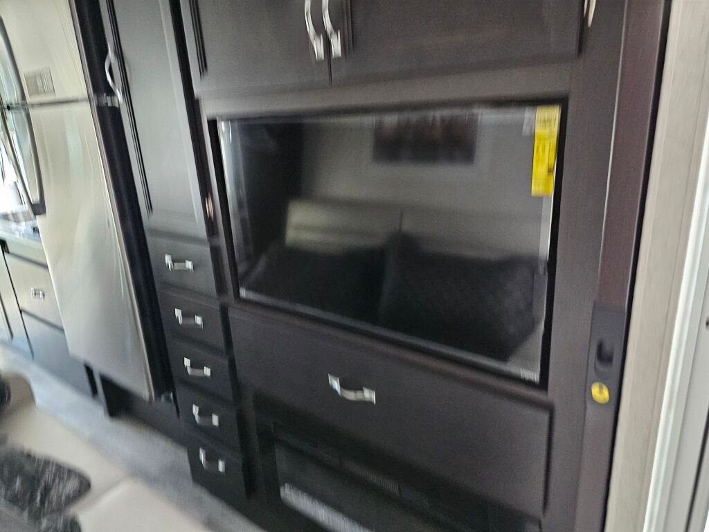 2025 Thor Motor Coach Omni AX29 - Image 14