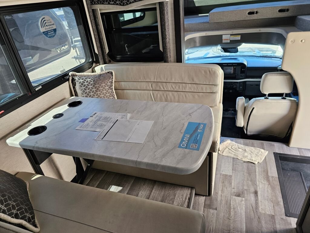 2025 Thor Motor Coach Omni AX29 - Image 24