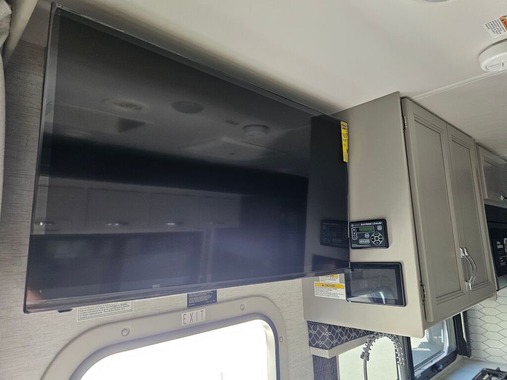 2025 Thor Motor Coach Omni AX29 - Image 26