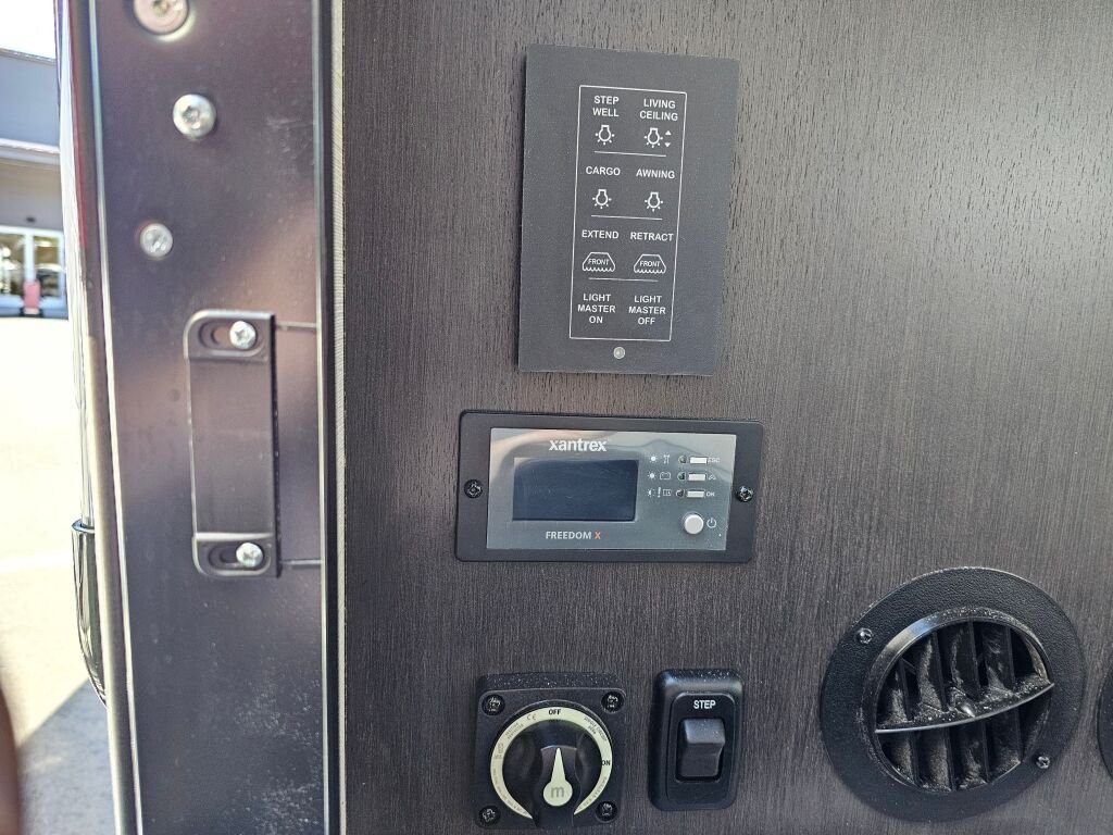 2025 Thor Motor Coach Omni AX29 - Image 29