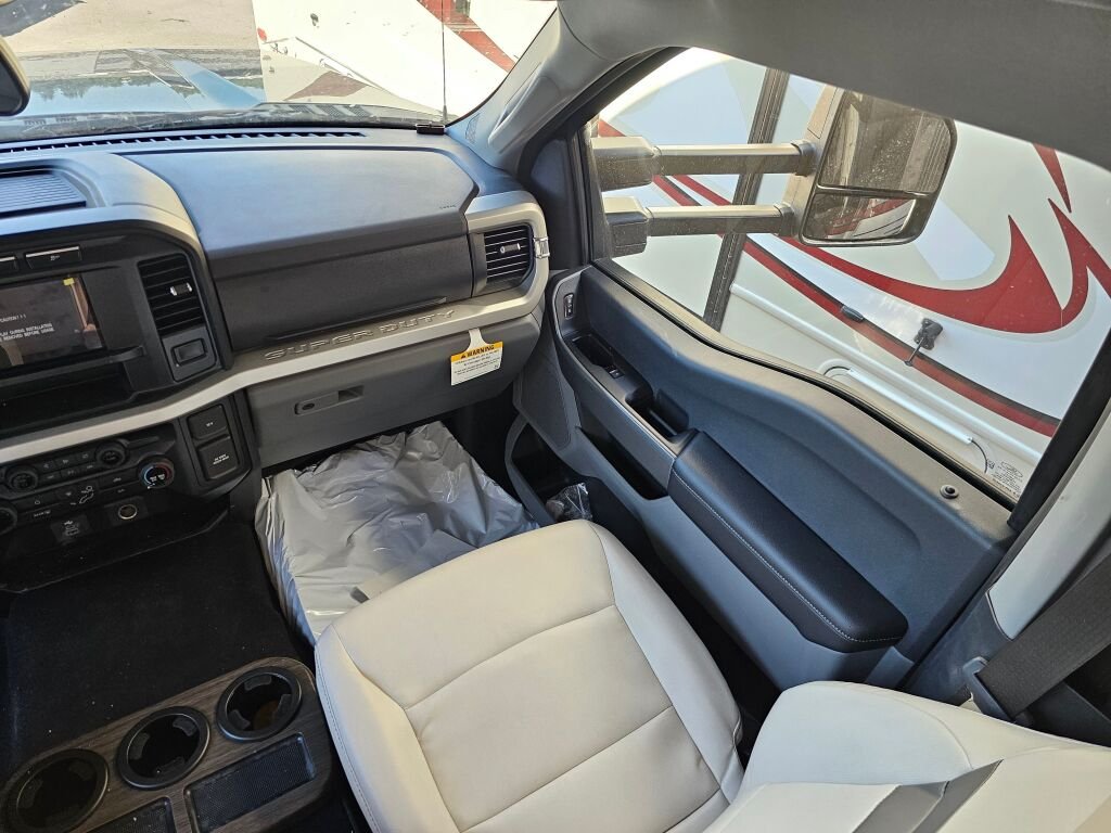 2025 Thor Motor Coach Omni AX29 - Image 10